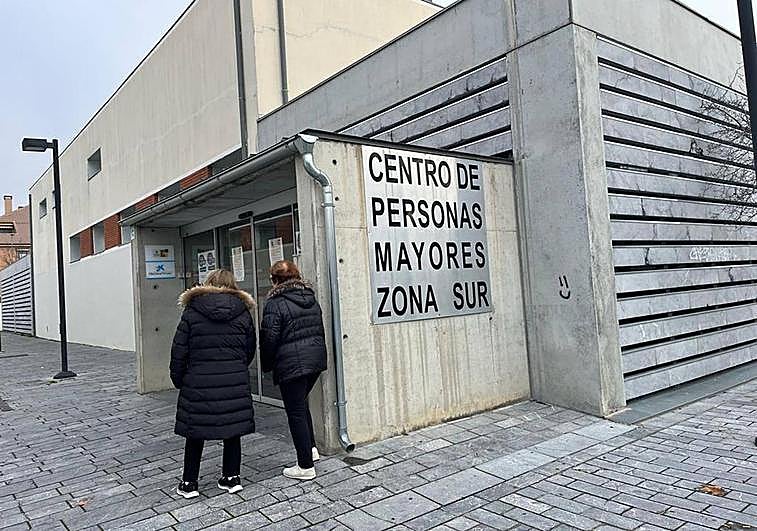 Trasladado al hospital tras recibir un bastonazo en el centro de mayores Zona Sur